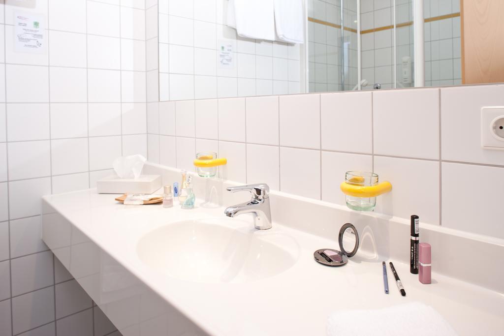 Behringers Freizeit - Und Tagungshotel Гьосвайнщайн Екстериор снимка